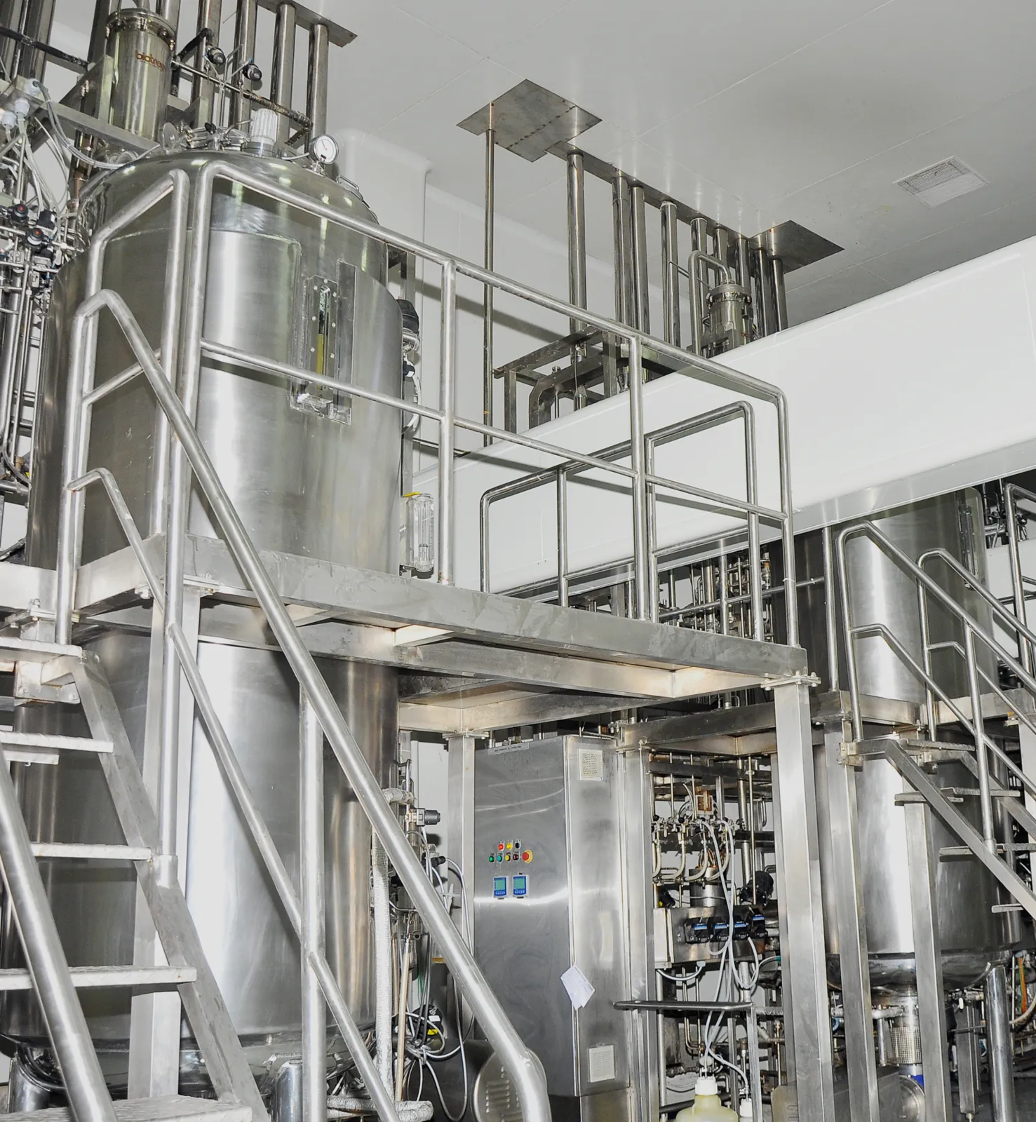 Dây chuyền lên men tại nhà máy của tập đoàn Intron Life Sciences, Ấn Độ
